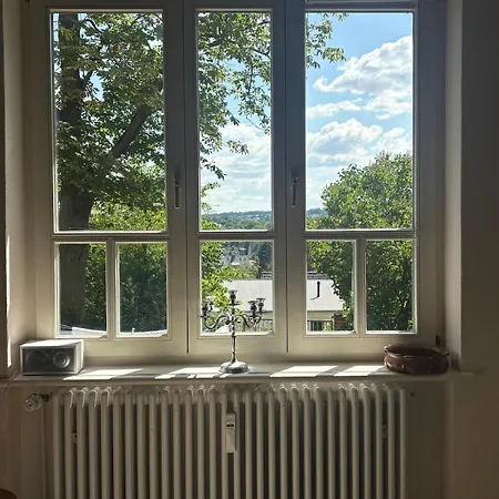 Emilias An Der Prinzenquelle Mit Herkules Blick *
